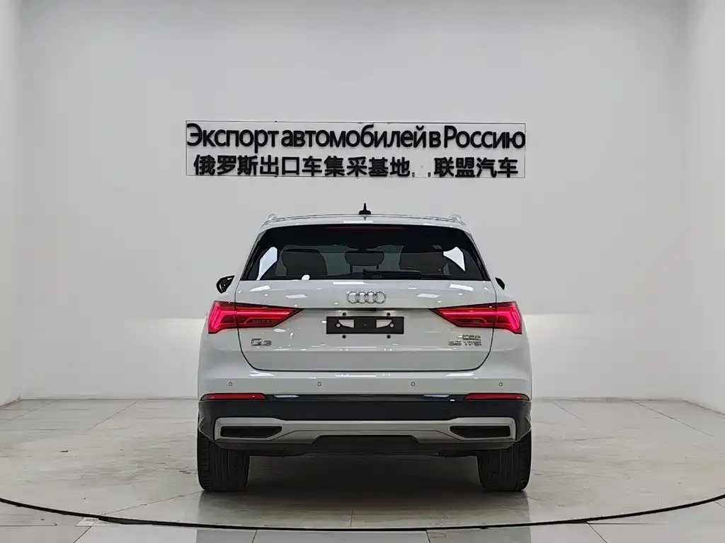 Audi Q3 — фото 10