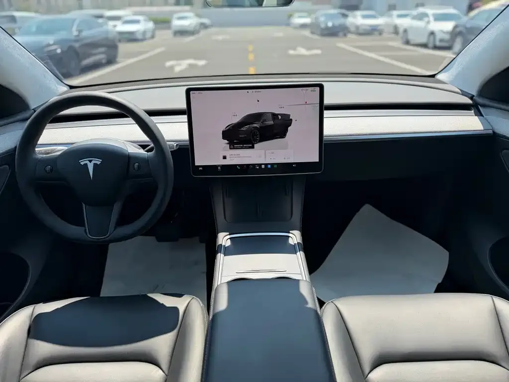 Tesla Model Y — фото 5