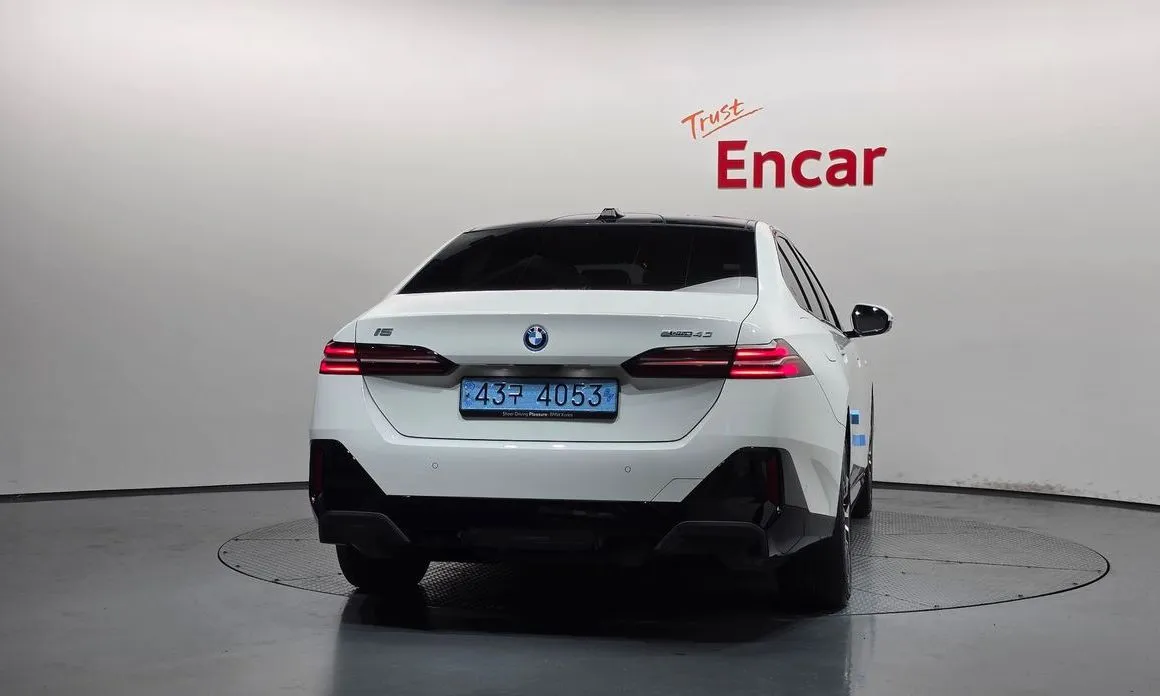 BMW i5 — фото 2