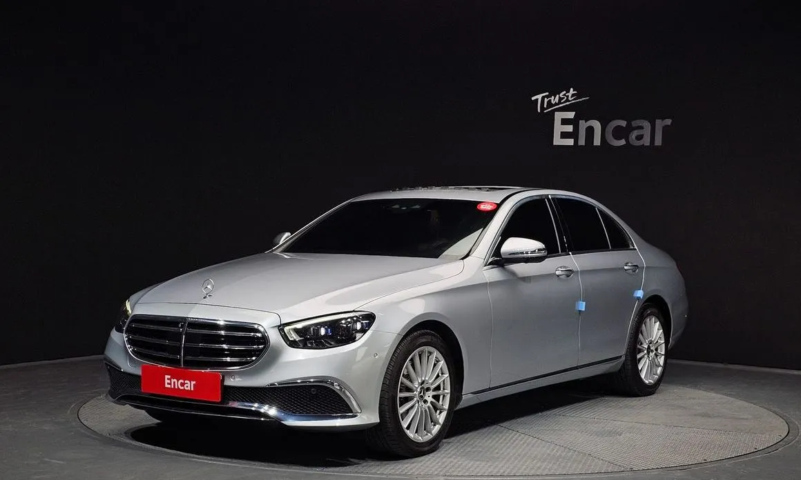 Mercedes-Benz E-Class — фото 1