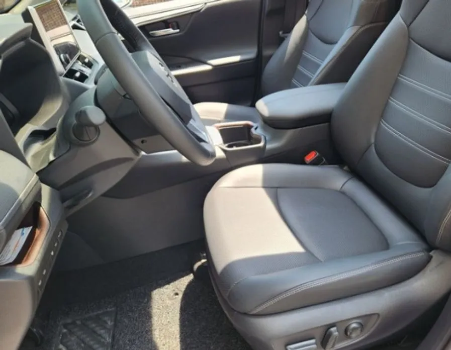 Toyota RAV4 — фото 3