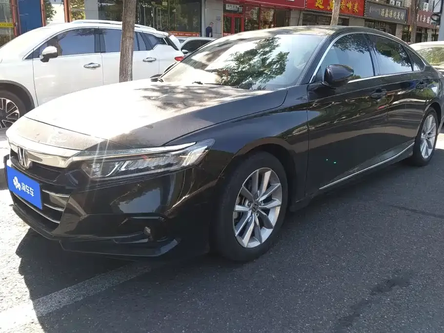 Honda Accord — фото 1