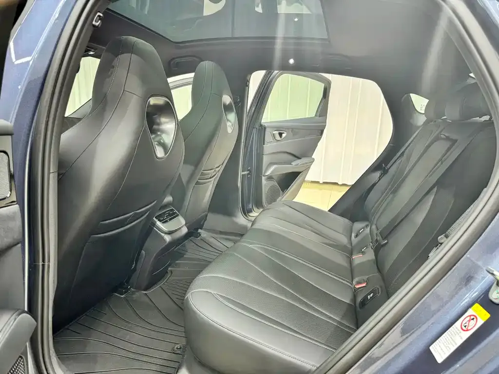BYD Seal — фото 3