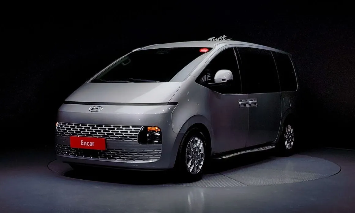 Hyundai Staria — фото 1