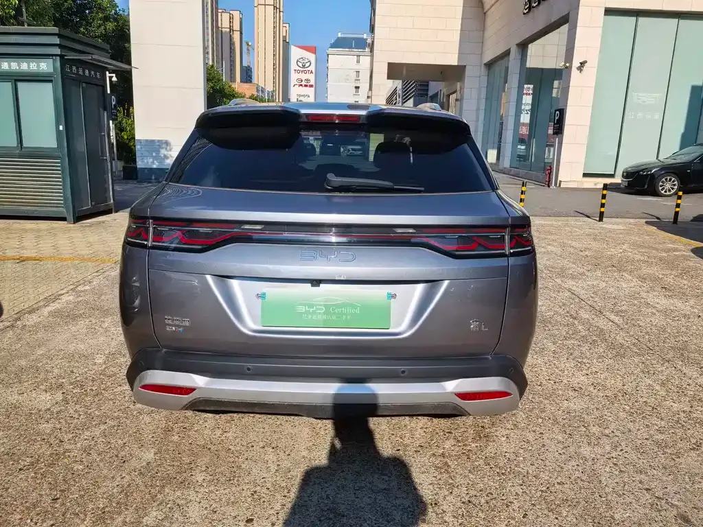 BYD L DM-i — фото 10