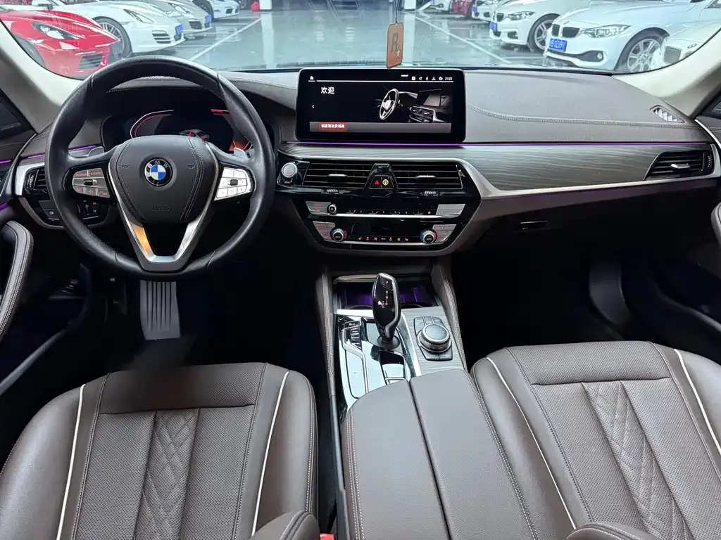 BMW 5 Series — фото 10