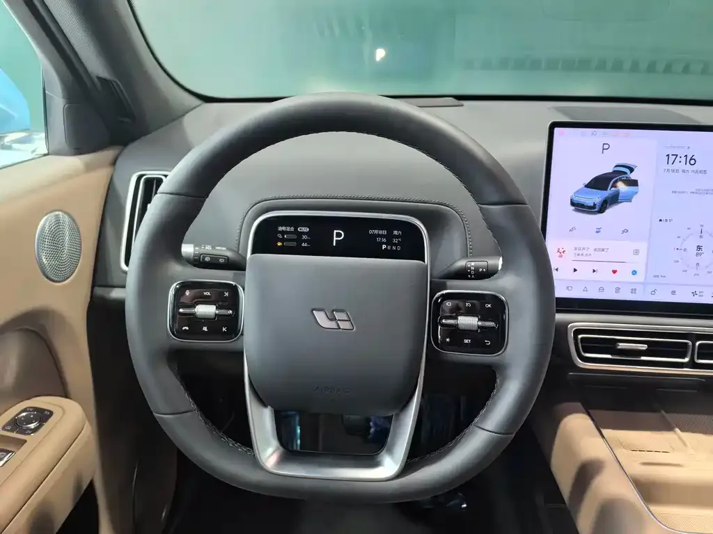 Li Auto L7 — фото 10