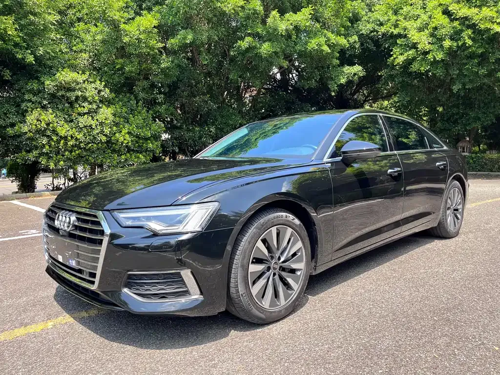 Audi A6L — фото 1