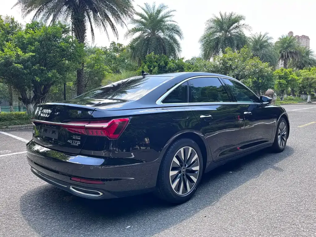 Audi A6L — фото 5