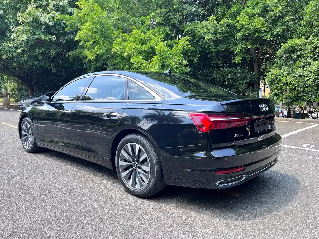 Audi A6L — фото 10