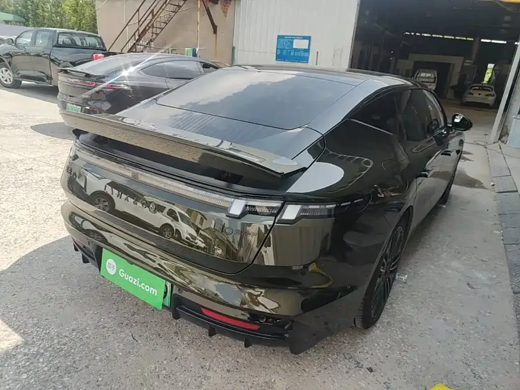 Lynk & Co 10 EM-P — фото 3