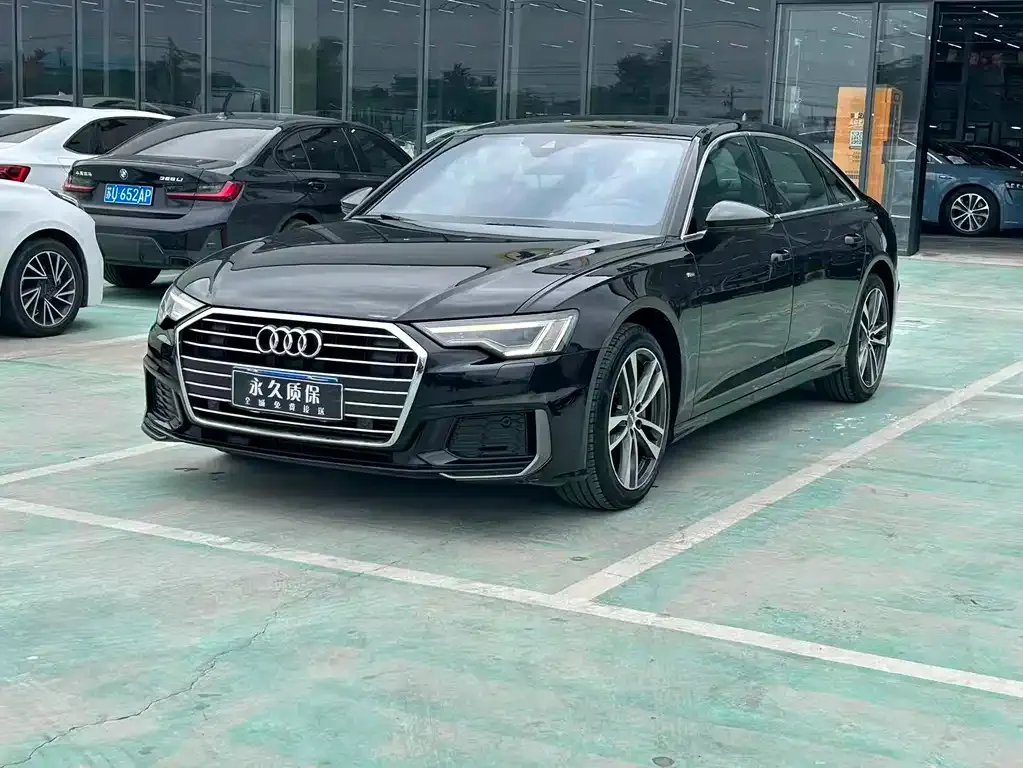 Audi A6L — фото 1
