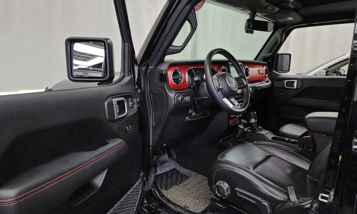 Jeep Wrangler — фото 8