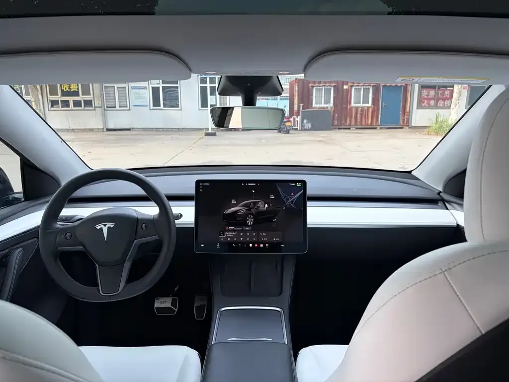 Tesla Model Y — фото 4