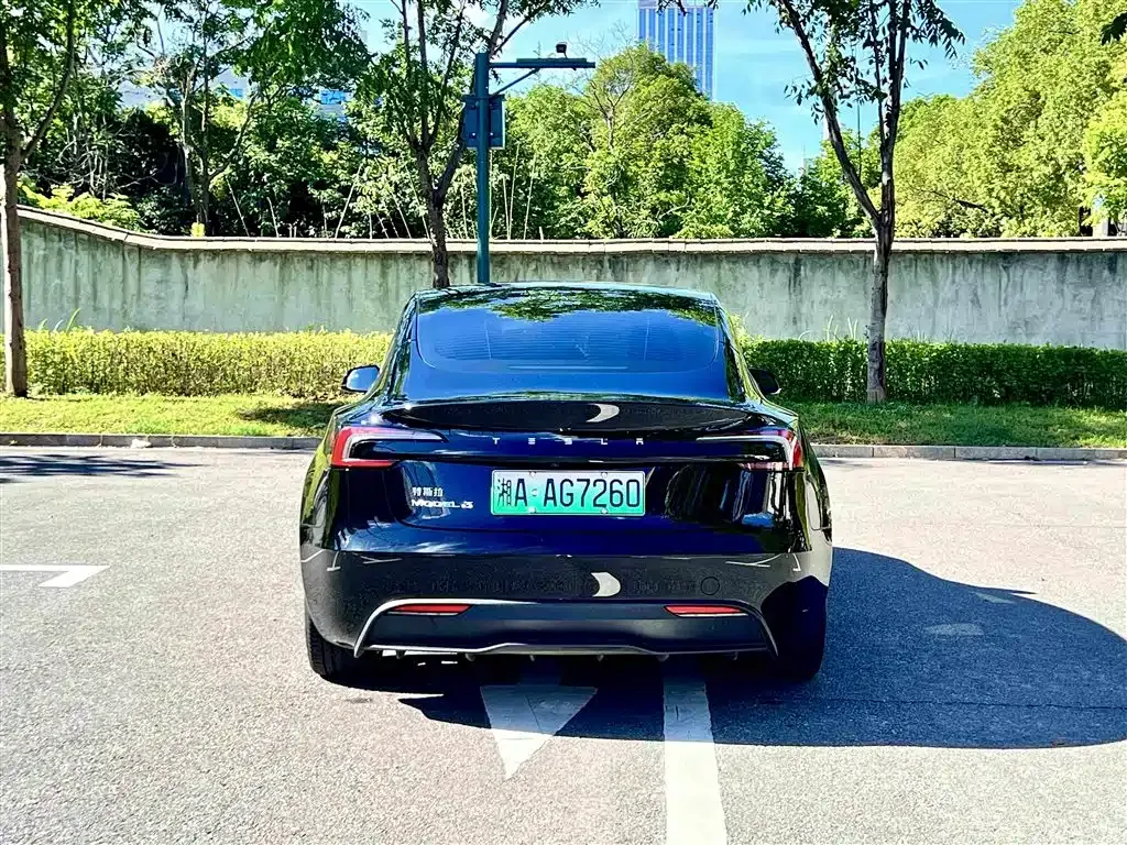 Tesla Model 3 — фото 5