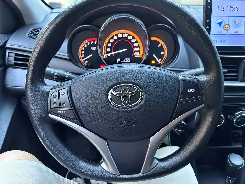 Toyota Yaris L — фото 7