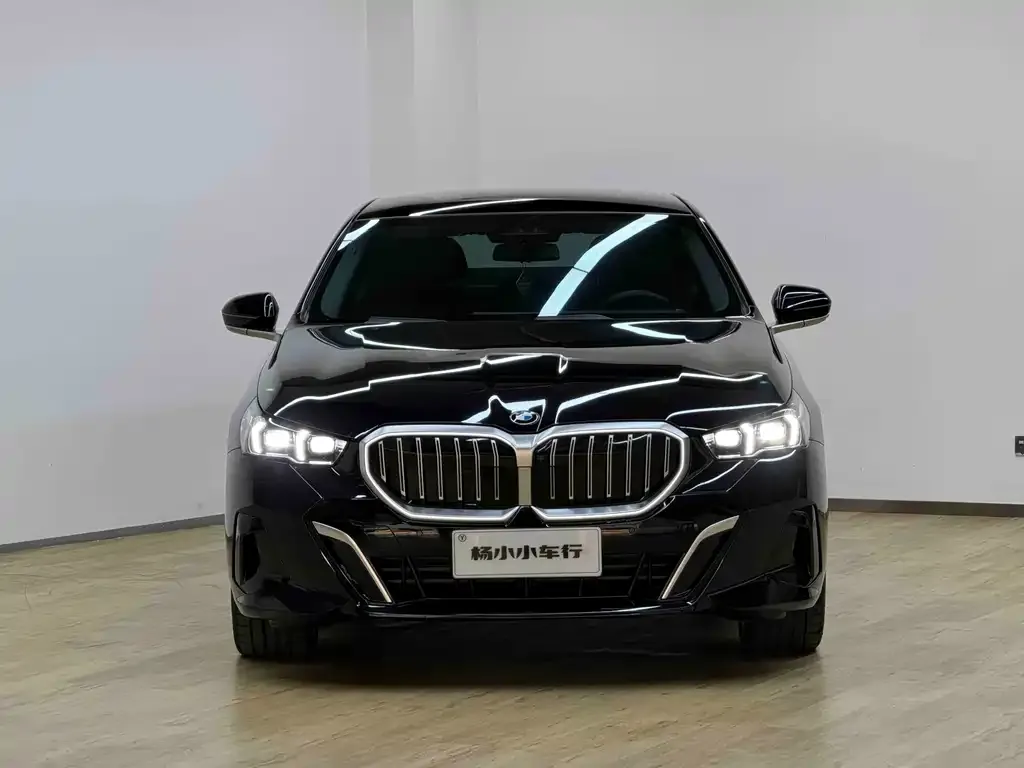 BMW 5 Series — фото 3