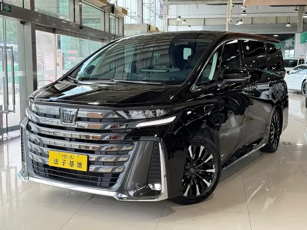 Toyota Vellfire — фото 1
