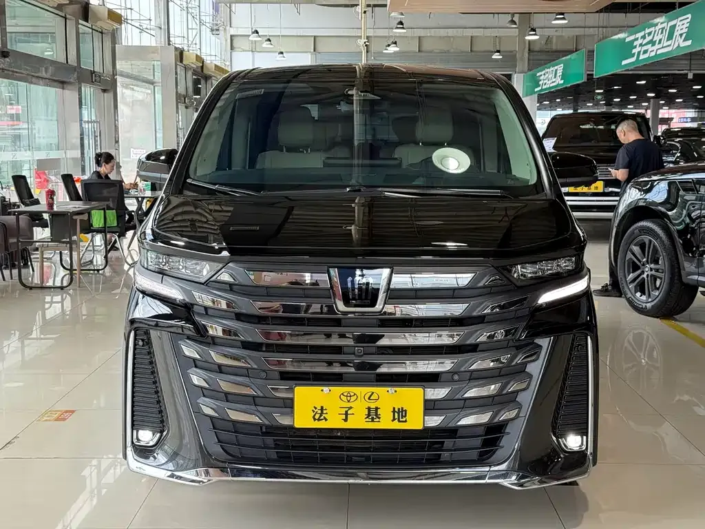 Toyota Vellfire — фото 8