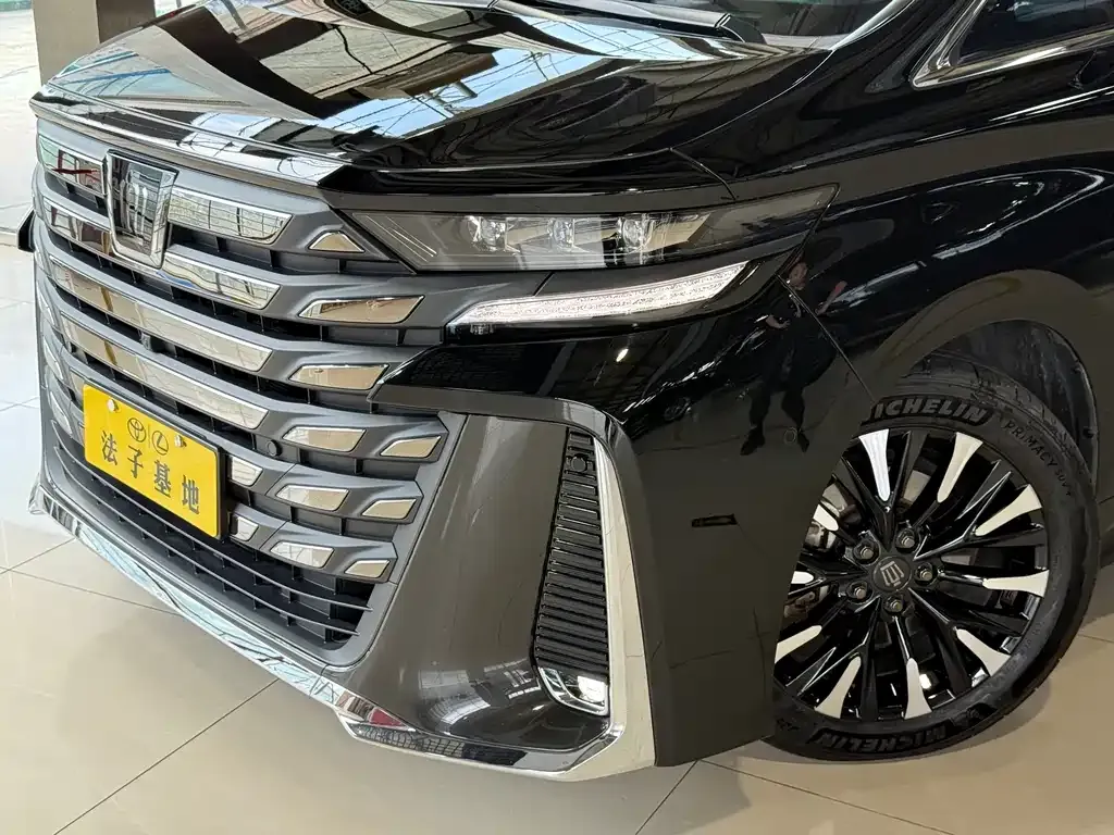 Toyota Vellfire — фото 7