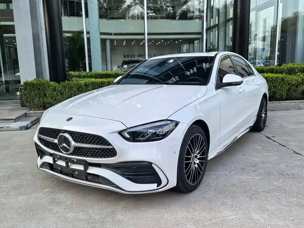 Mercedes-Benz C-Class — фото 1