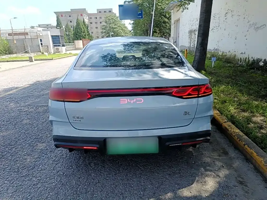 BYD Qin L — фото 4