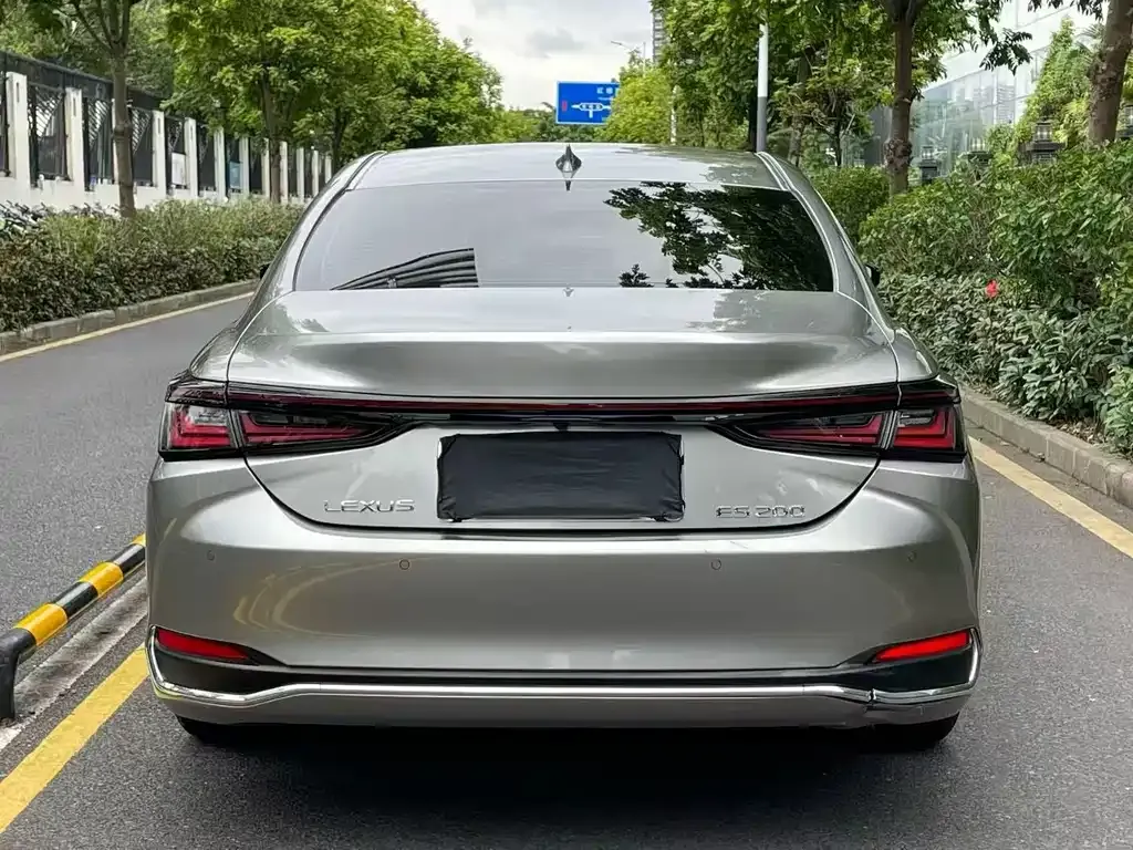 Lexus ES — фото 4