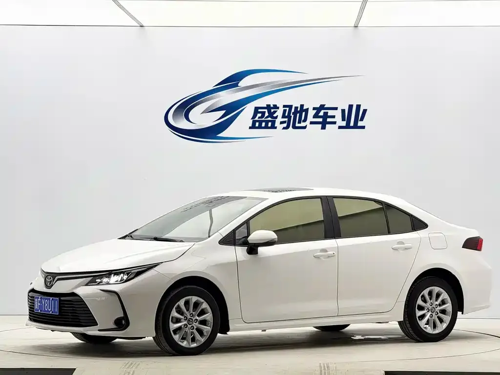 Toyota Corolla — фото 1