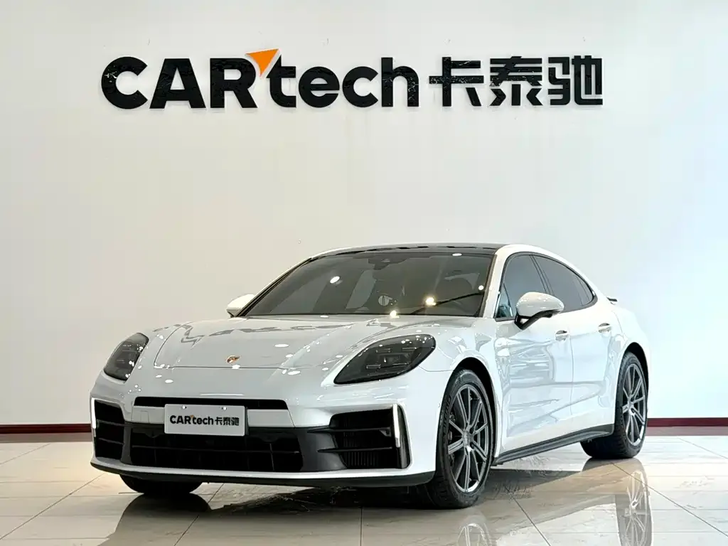 Porsche Panamera — фото 1