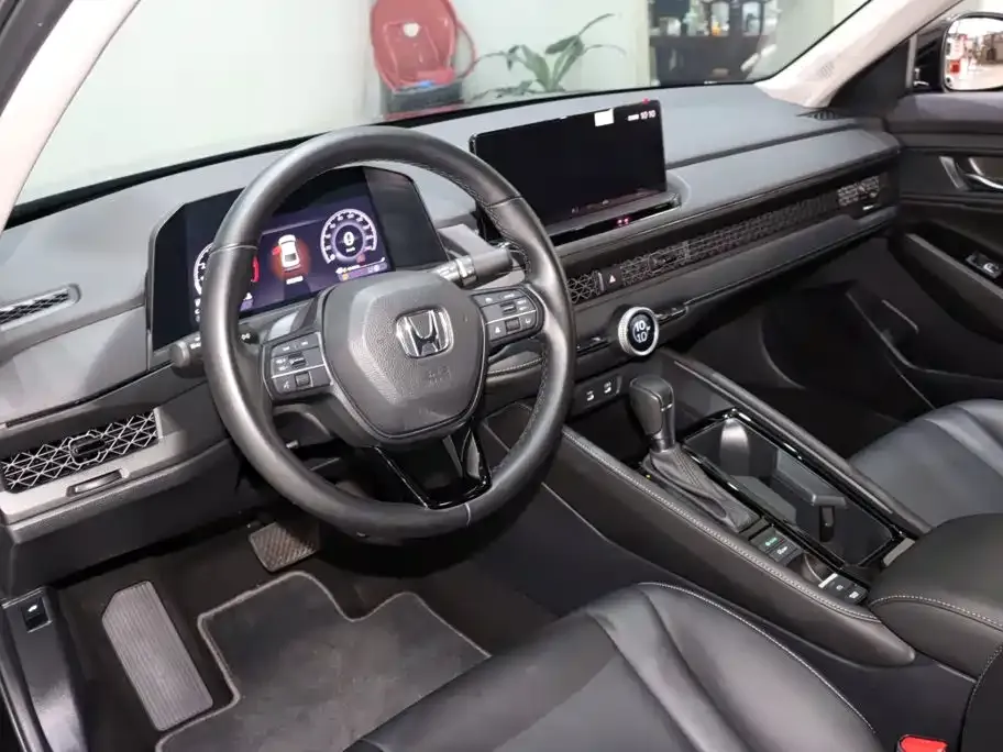Honda Accord — фото 10