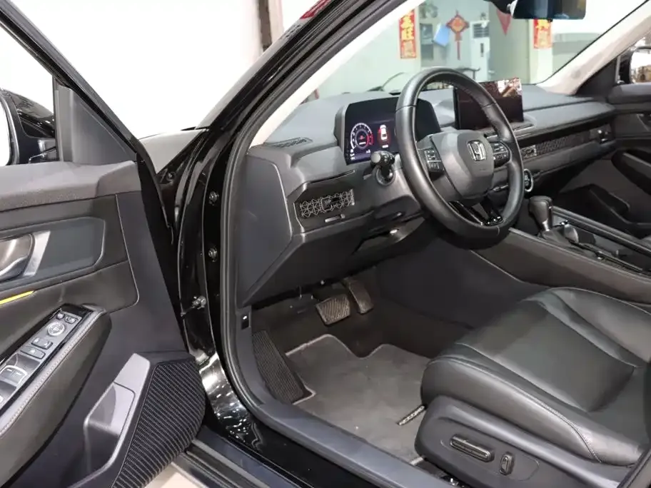 Honda Accord — фото 9