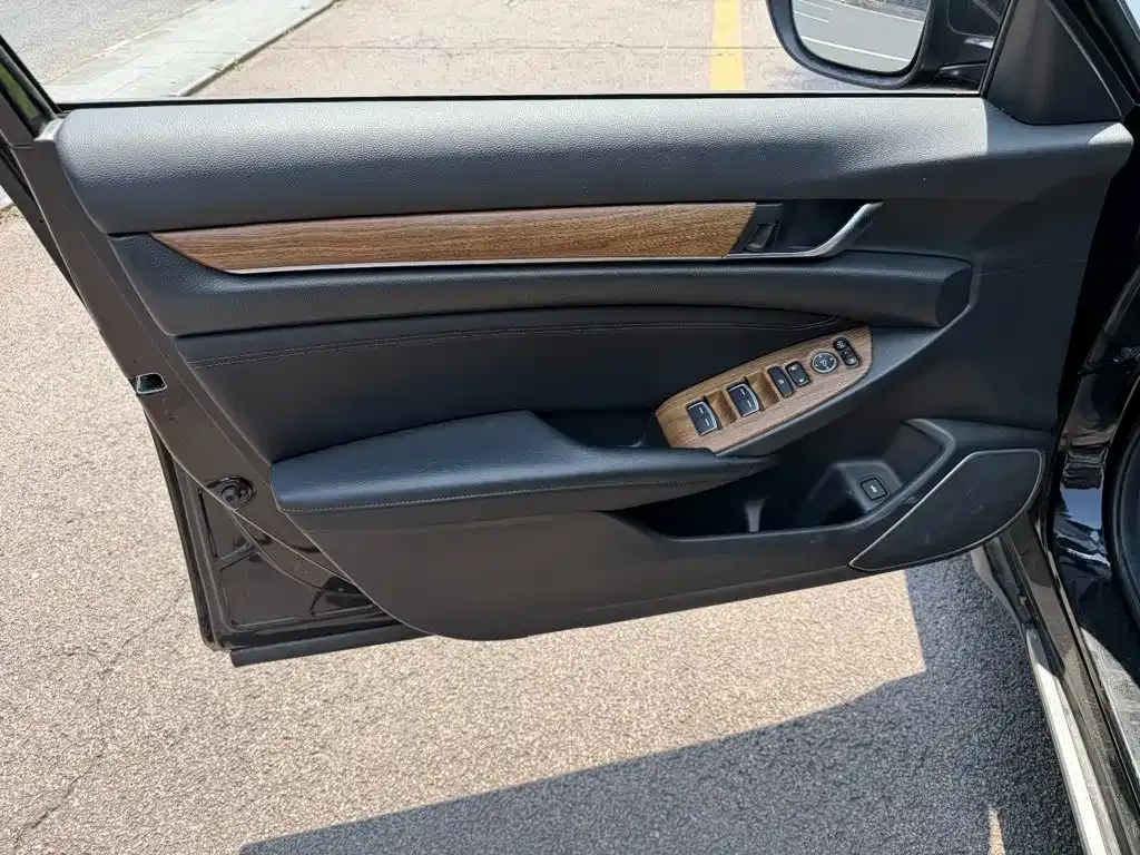 Honda Accord — фото 10