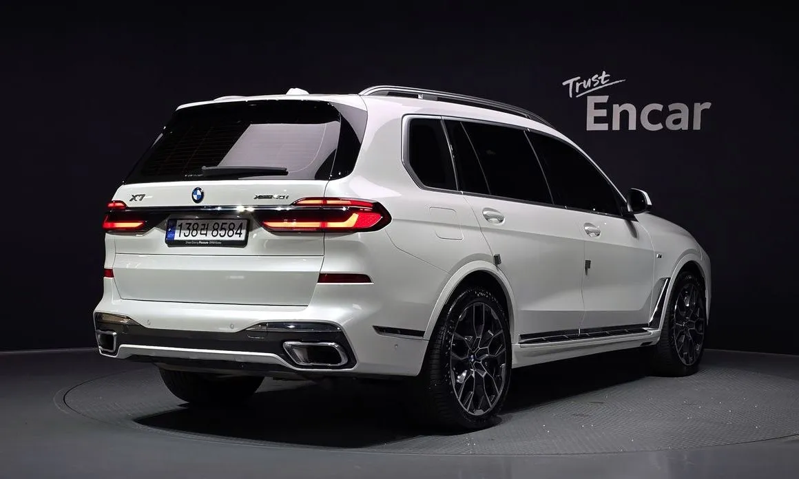 BMW X7 — фото 2