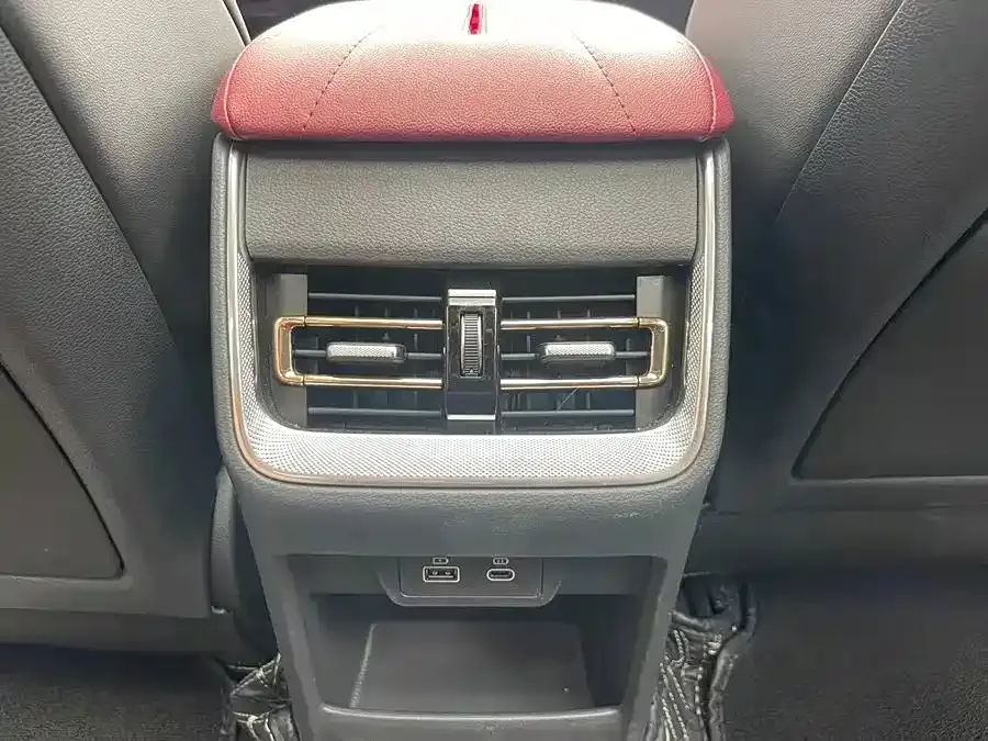 Hongqi H5 — фото 10