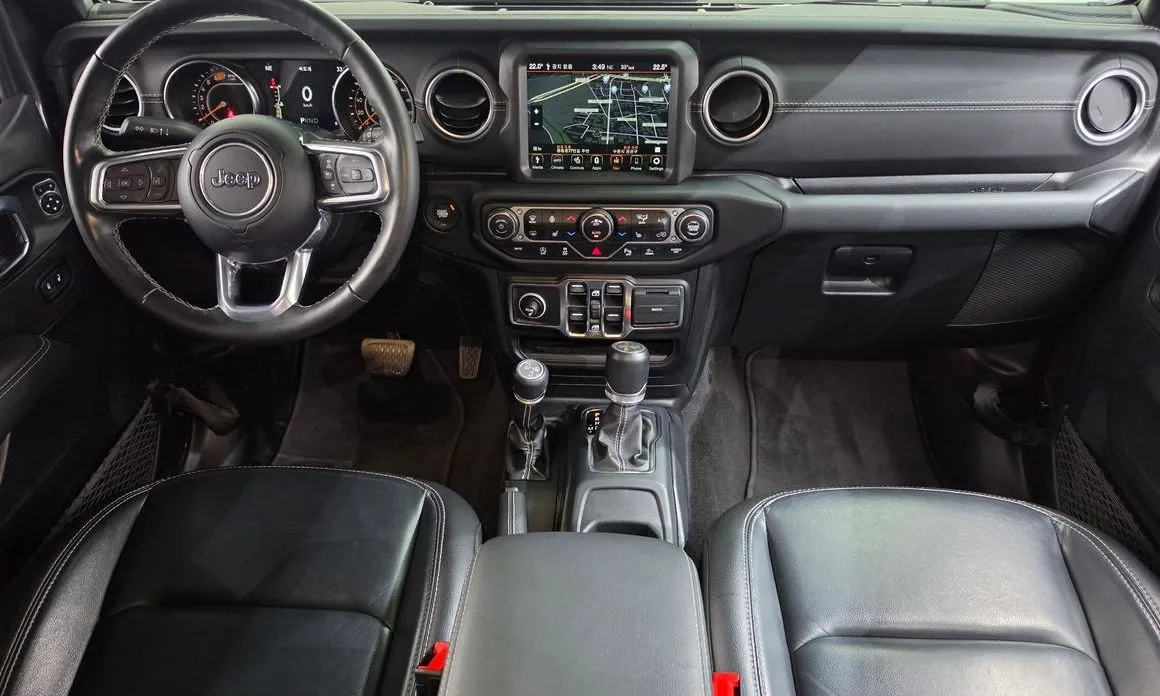 Jeep Wrangler — фото 8