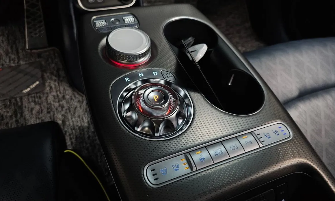 Genesis GV60 — фото 10