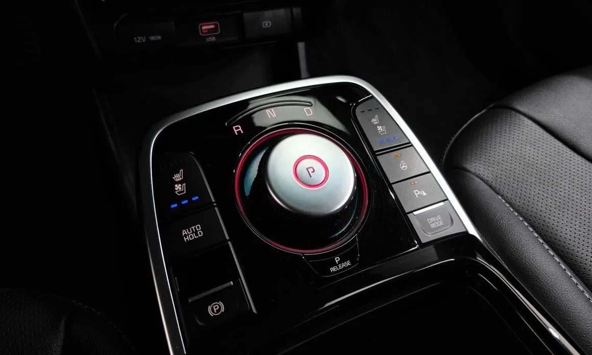 Kia Niro — фото 8