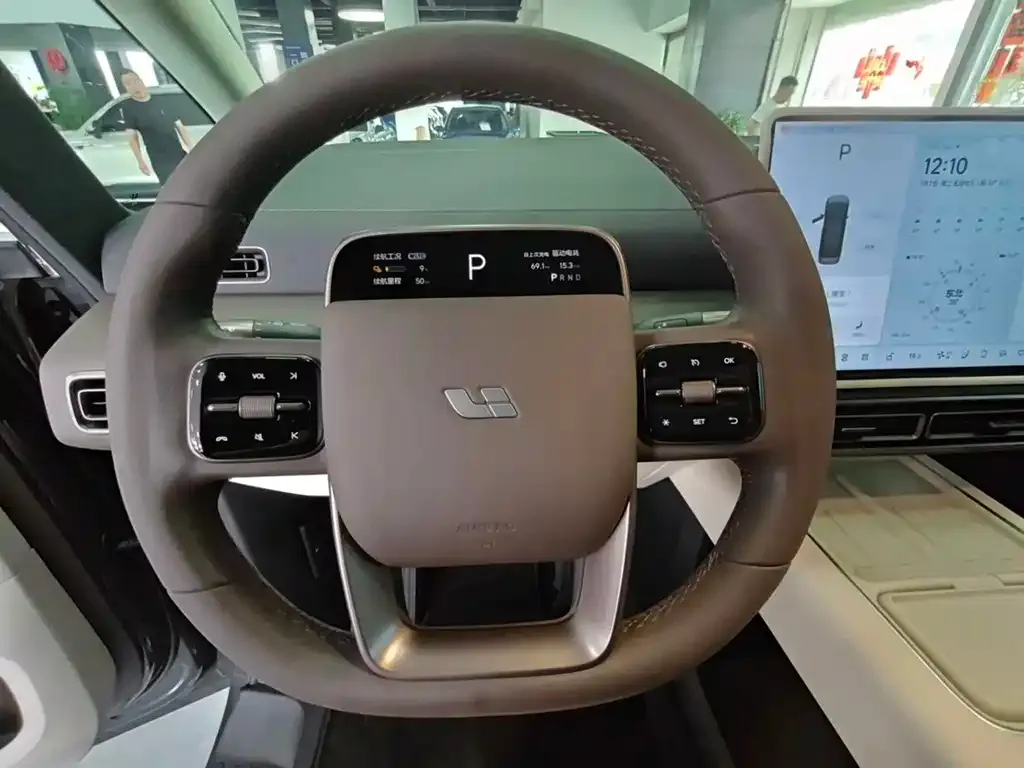 Li Auto MEGA — фото 7