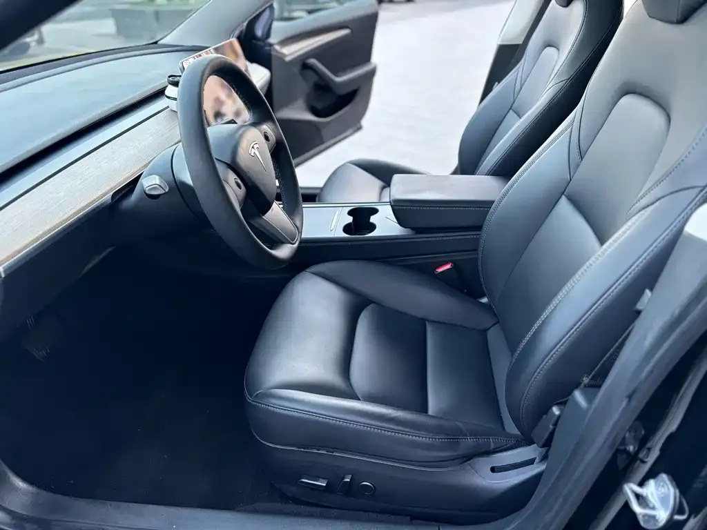 Tesla Model 3 — фото 5