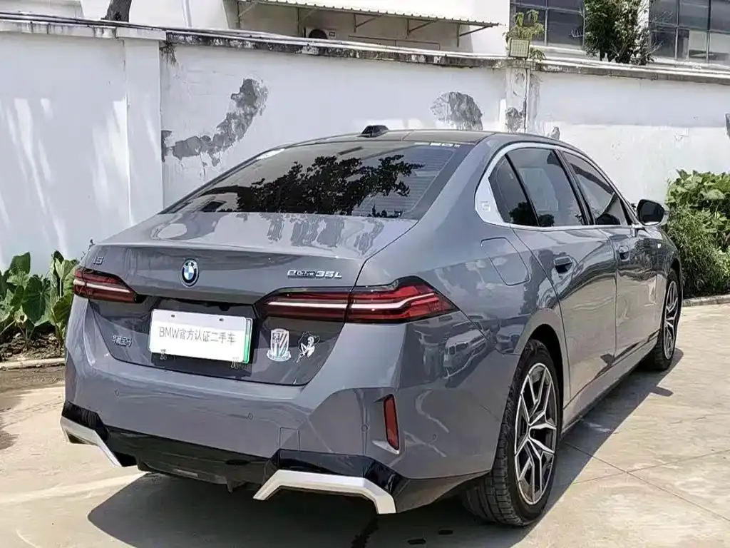 BMW i5 — фото 4
