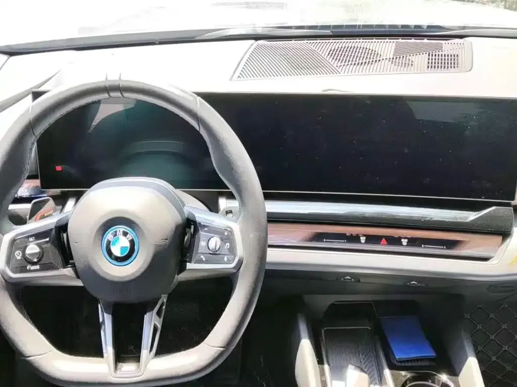 BMW i5 — фото 9