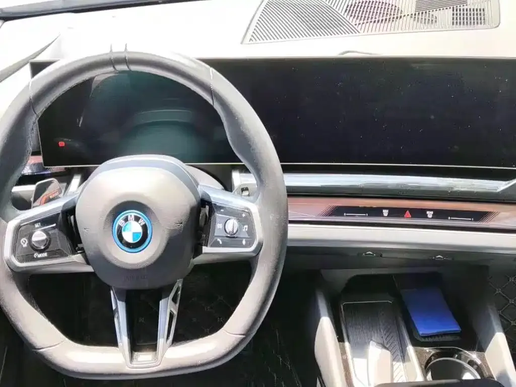 BMW i5 — фото 2