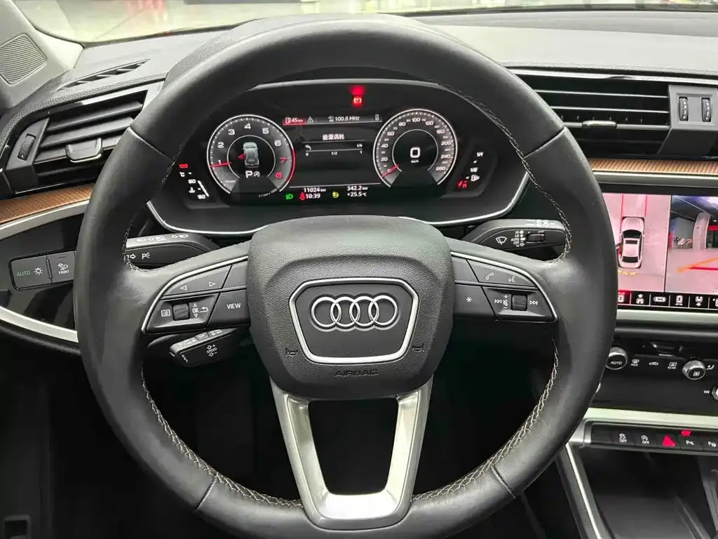 Audi Q3 — фото 2