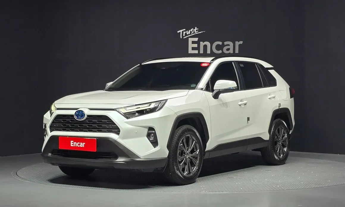 Toyota RAV4 — фото 1