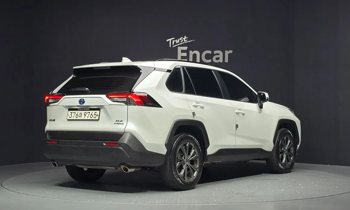 Toyota RAV4 — фото 2