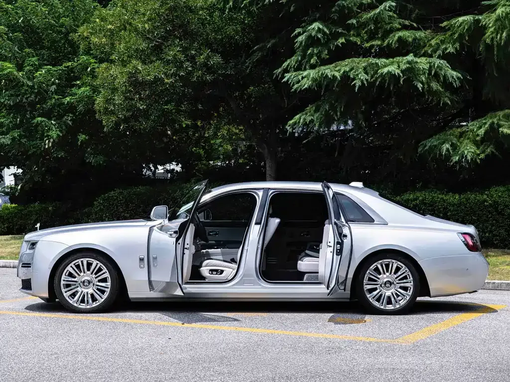 Rolls-Royce Ghost — фото 10