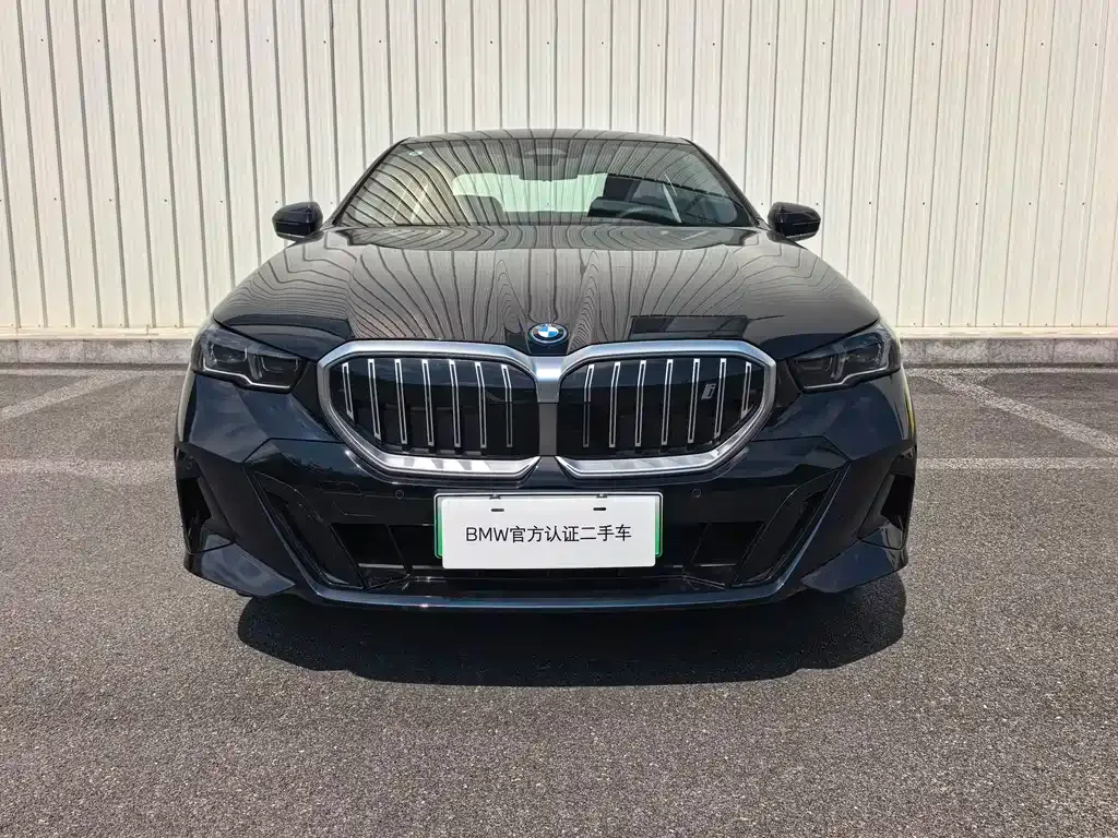 BMW i5 — фото 1