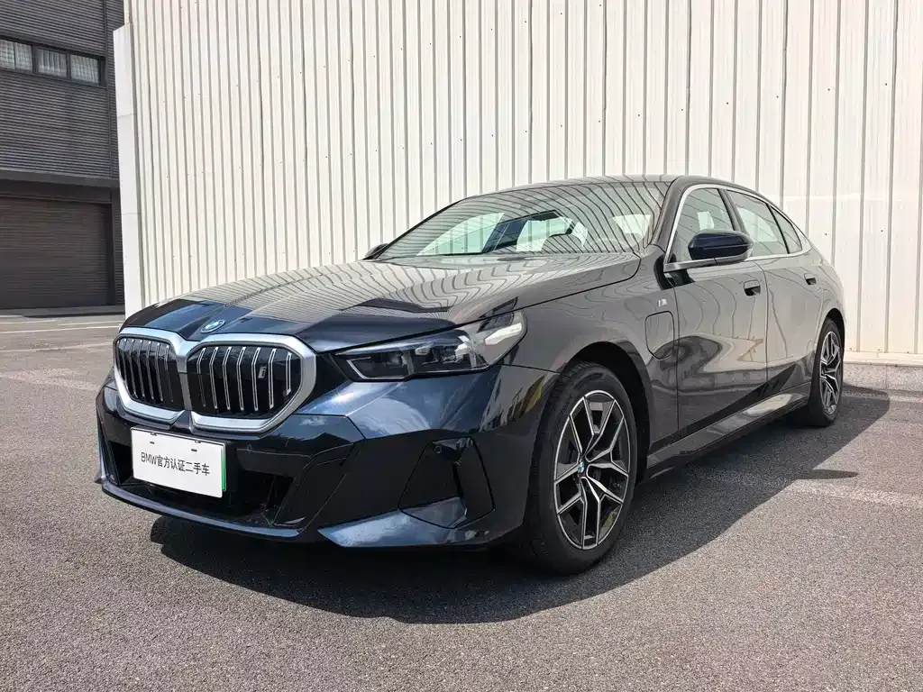BMW i5 — фото 2