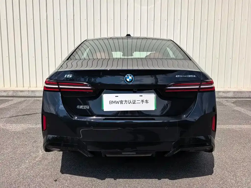 BMW i5 — фото 3