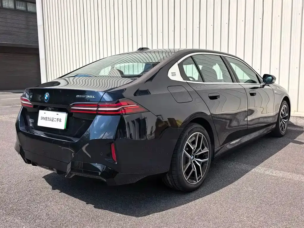 BMW i5 — фото 8